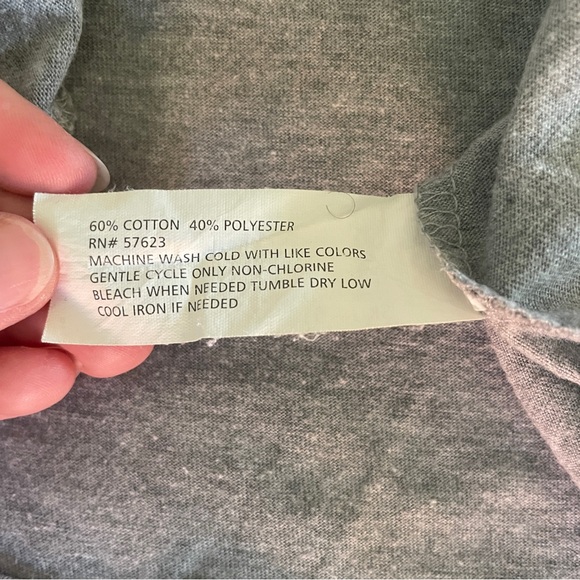 Zoey & Beth Long Sleeve T-Shirt Medium Gray Roll Tab Round‎ Neck Fall Basic Tee - Picture 10 of 10